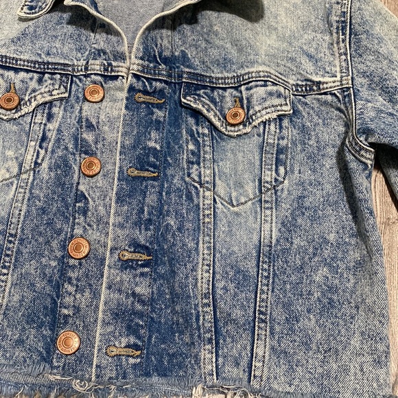 ⭕️3for$15⭕️ Denim crop jacket - Picture 4 of 13